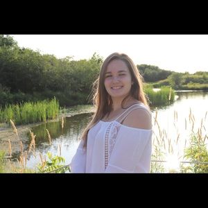 Meet your Posher, Leyla